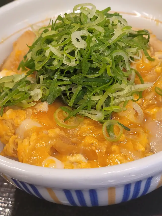 Nakau is Japan’s best 24-hour chicken and egg rice bowl chain