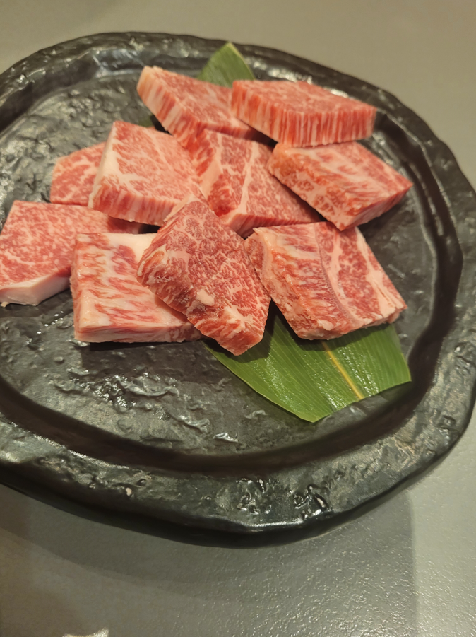 Trying Kobe beef at Zerohachi Yakiniku in Osaka