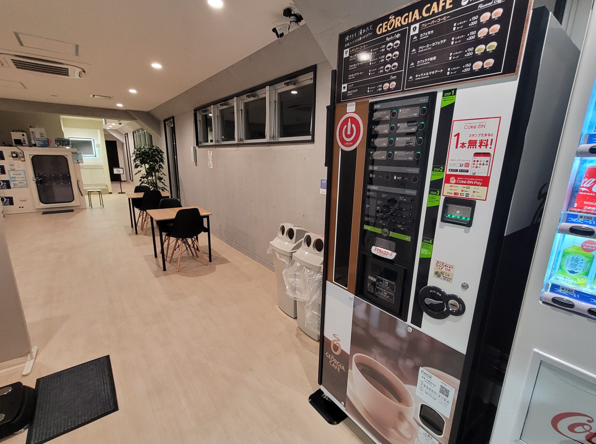 This Anytime Fitness in Ota City has its own cafe and workspace!