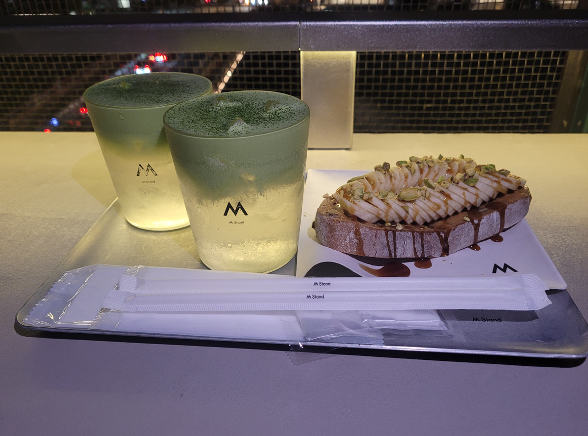 M Stand is a glamorous rooftop cafe in the heart of Kyoto