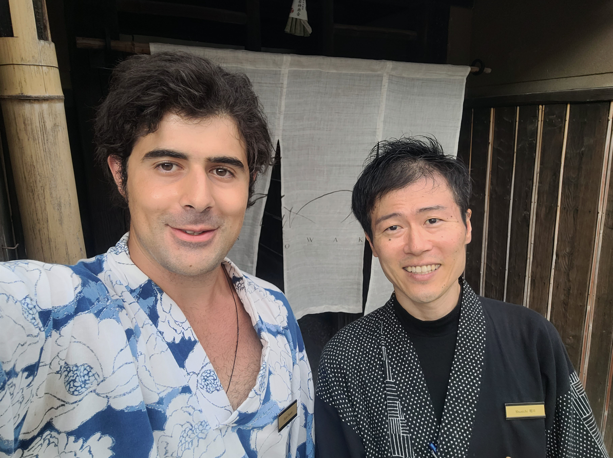 How do Japanese people treat foreigners?