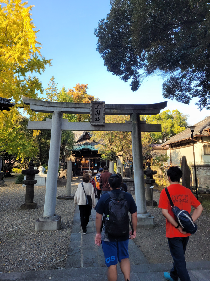 What to do when visiting a Japanese temple or shrine?