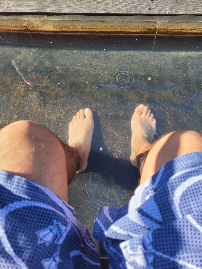 How do I use an onsen or public bath in Japan?