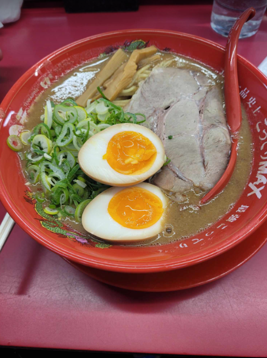 Delicious rich kotteri ramen at Tenkaippin.